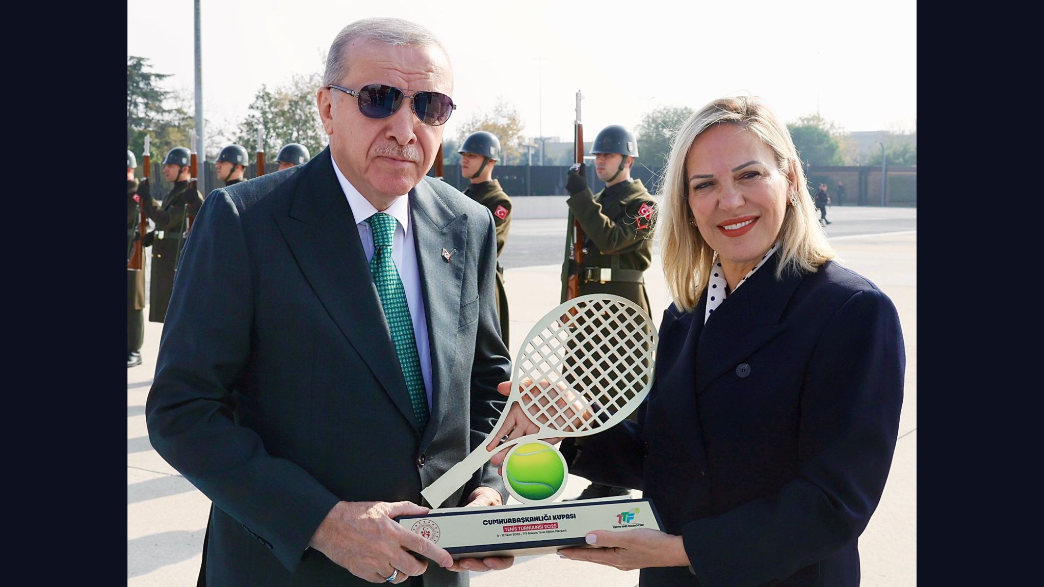 Cumhurbaşkanlığı Kupası Tenis Turnuvasının Bilgileri ve Kupası, TTF Başkanı Şafak Müderrisgil Tarafından Cumhurbaşkanı Sayın Recep Tayyip Erdoğan’a Arz Edildi