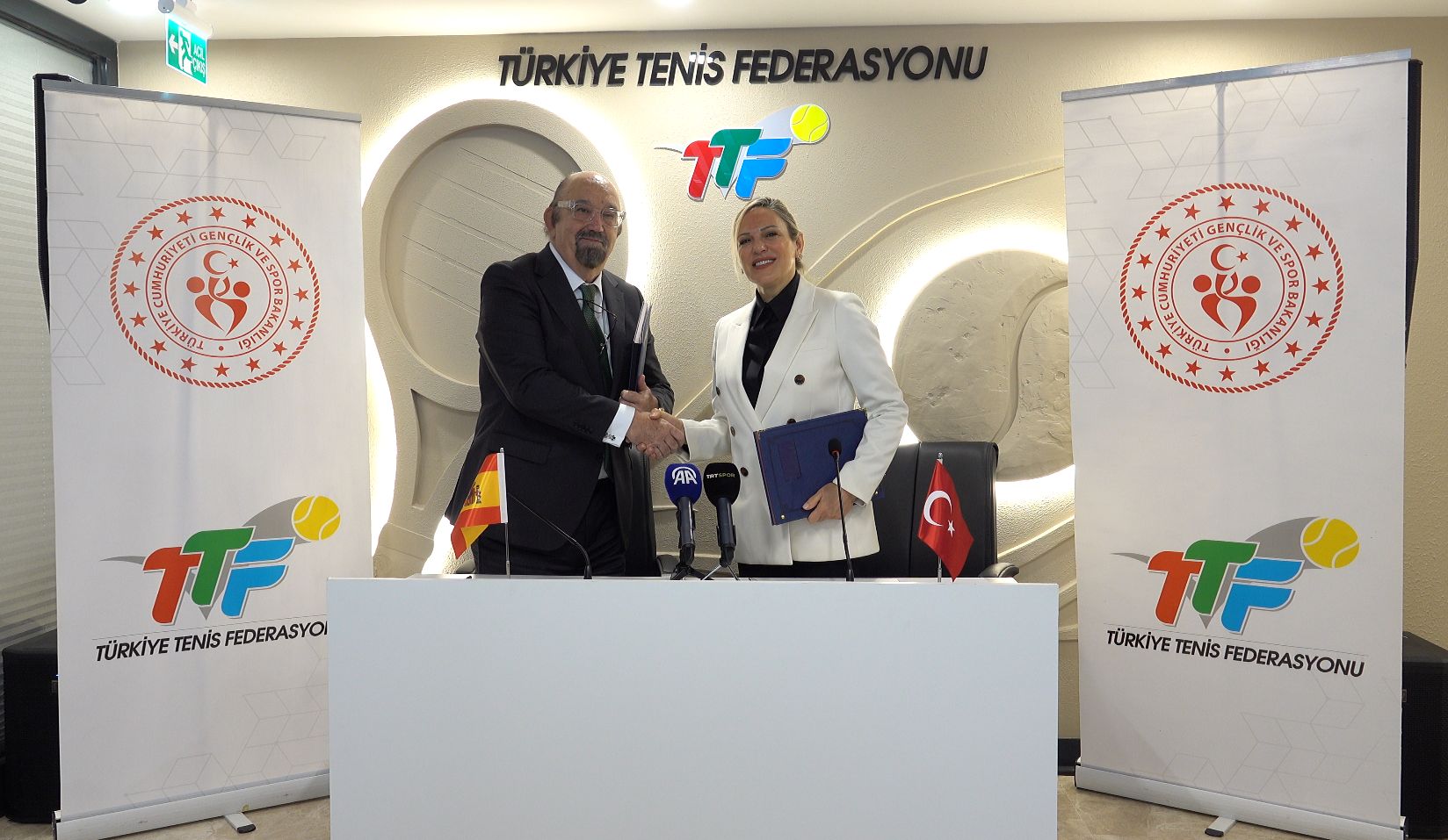 Türkiye Tenis Federasyonu ile İspanya Tenis Federasyonu Arasında İş Birliği Anlaşması İmzalandı