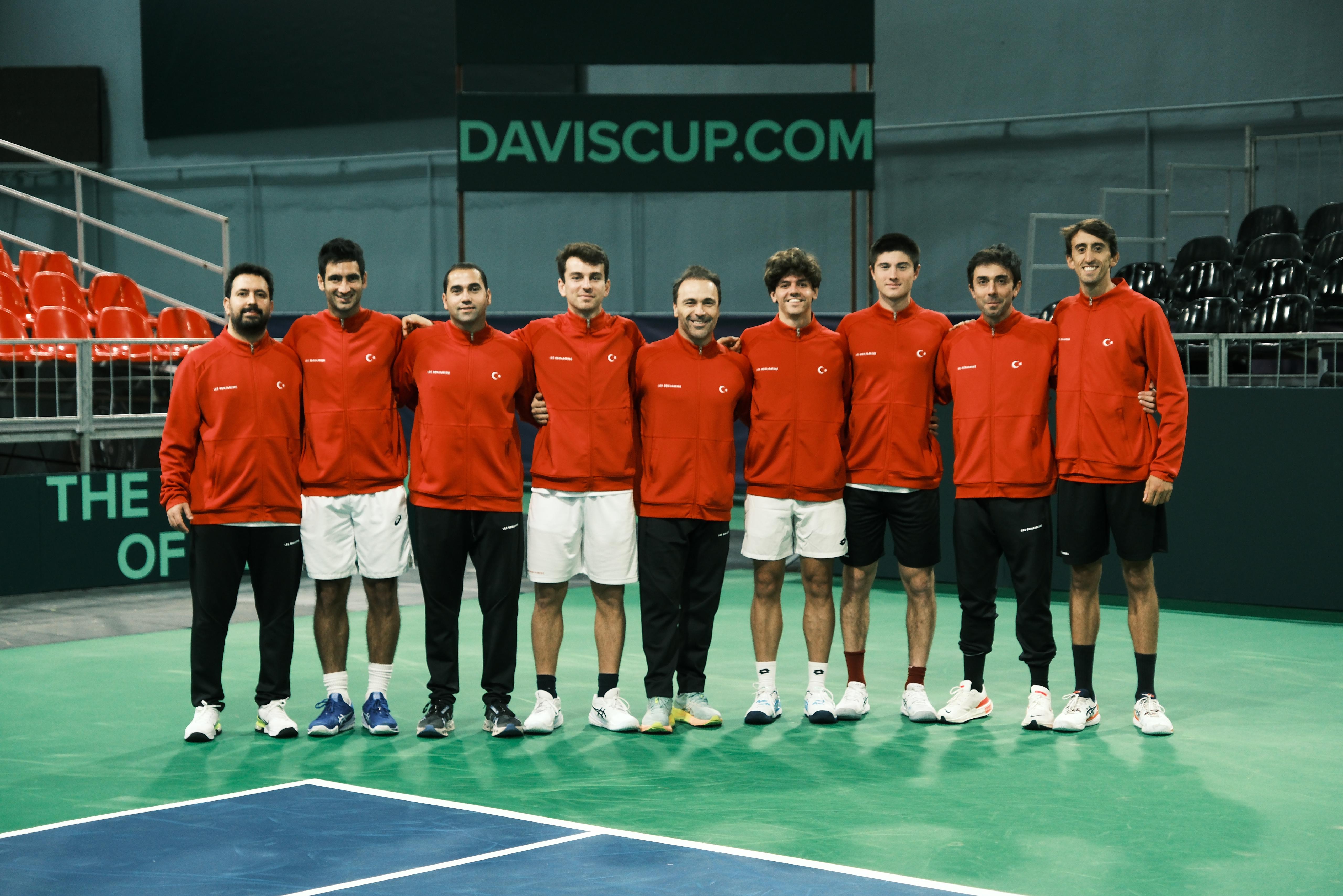 Davis Cup Türkiye-Meksika Serisinin İlk Gününü Türkiye 2-0 Önde Bitirdi